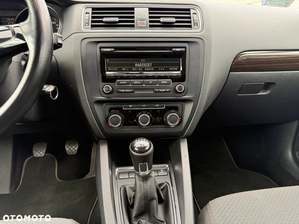 Volkswagen Jetta 2.0 TDI DPF Comfortline - 22