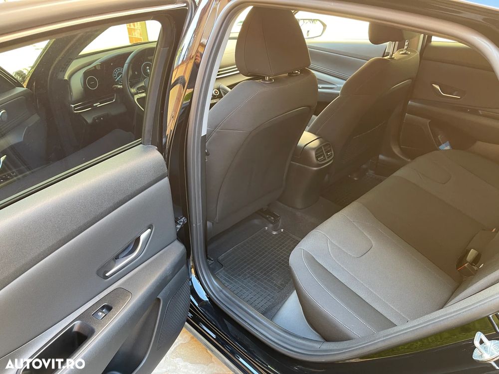 Hyundai Elantra 1.6 l 123 CP 6MT Exclusive - 12