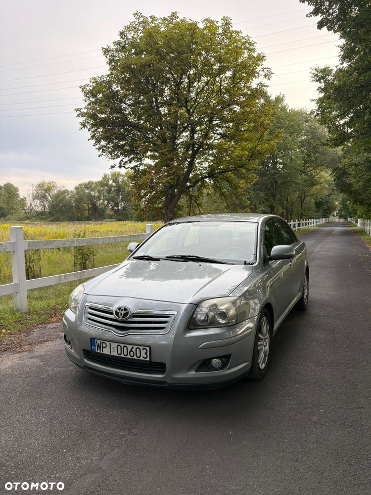 Toyota Avensis 2.0 D-4D Luna - 1