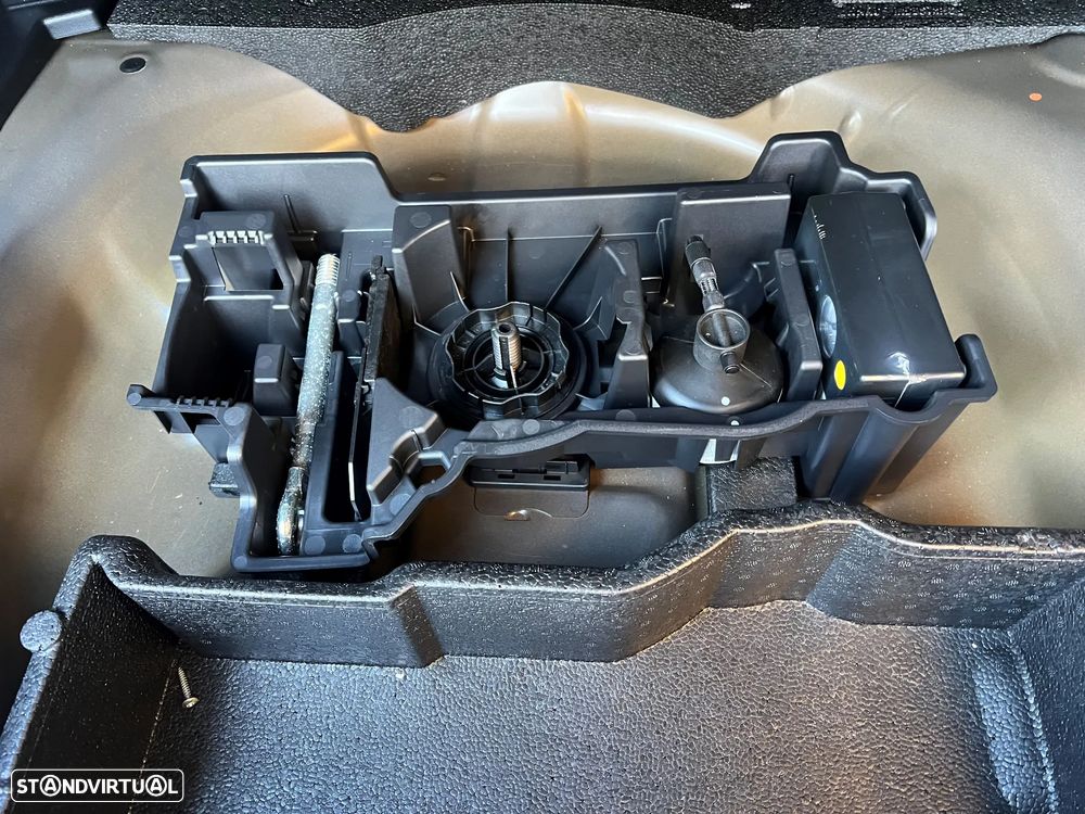 Peugeot 2008 PureTech 130 EAT8 Allure - 44