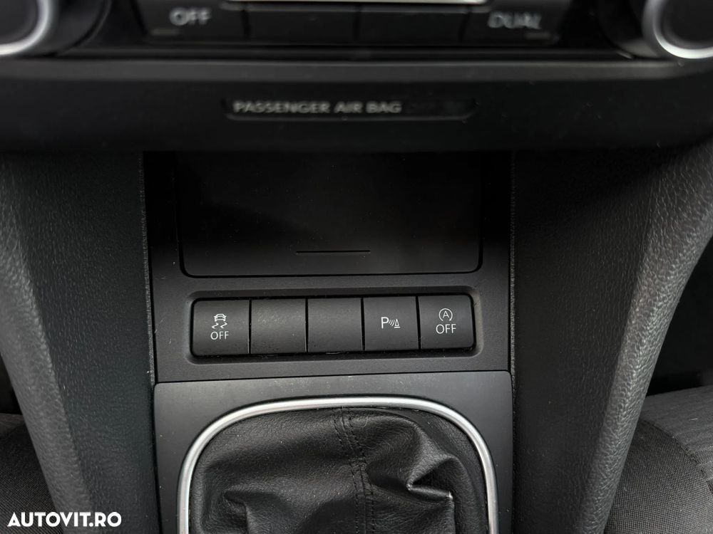 Volkswagen Golf 1.6 TDI BlueMotion Technology Trendline - 12