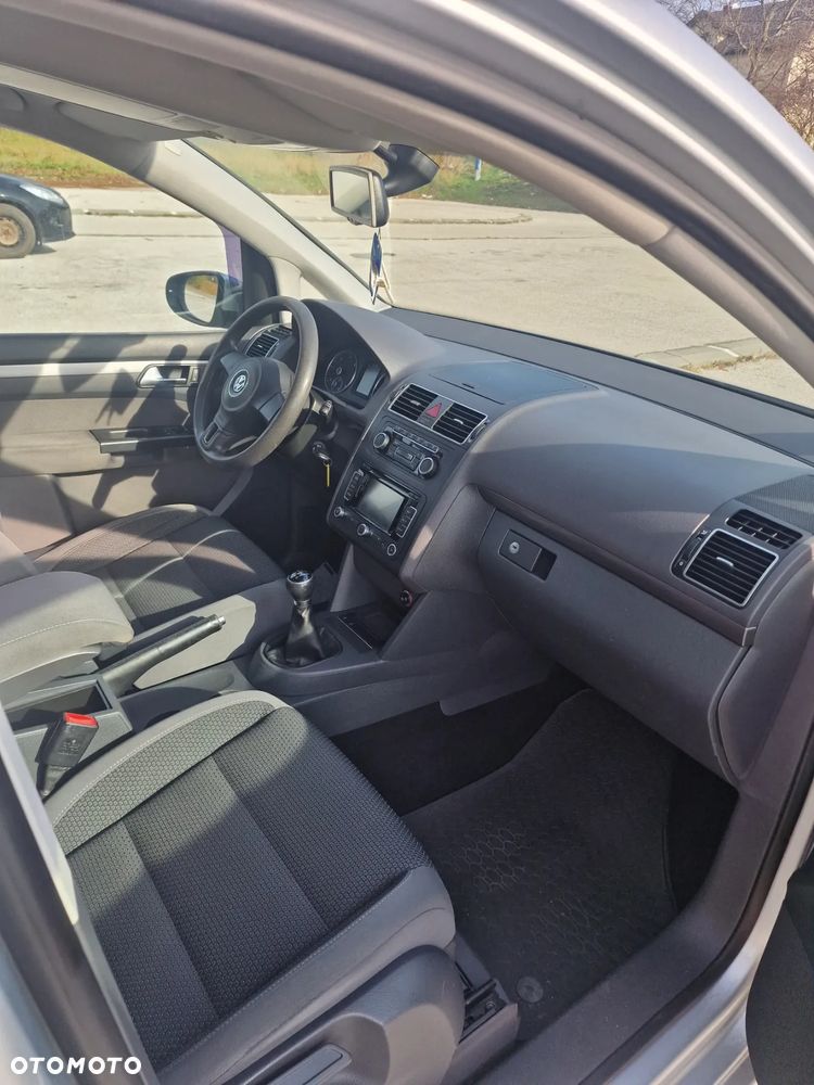 Volkswagen Touran - 8