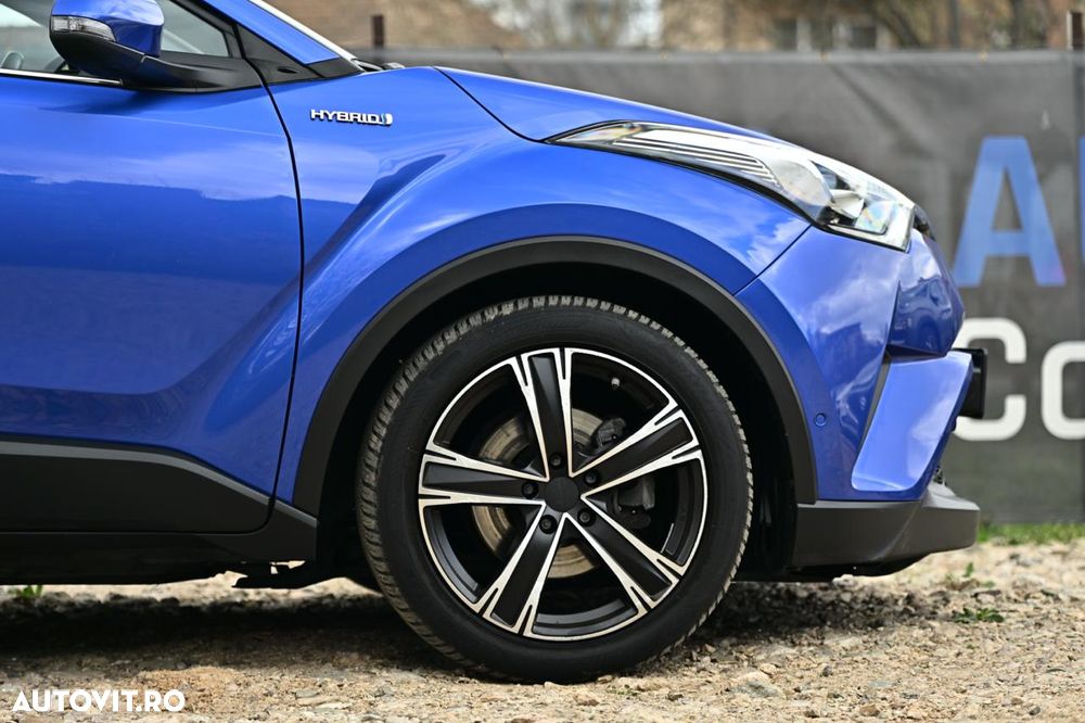 Toyota C-HR Lounge - 11