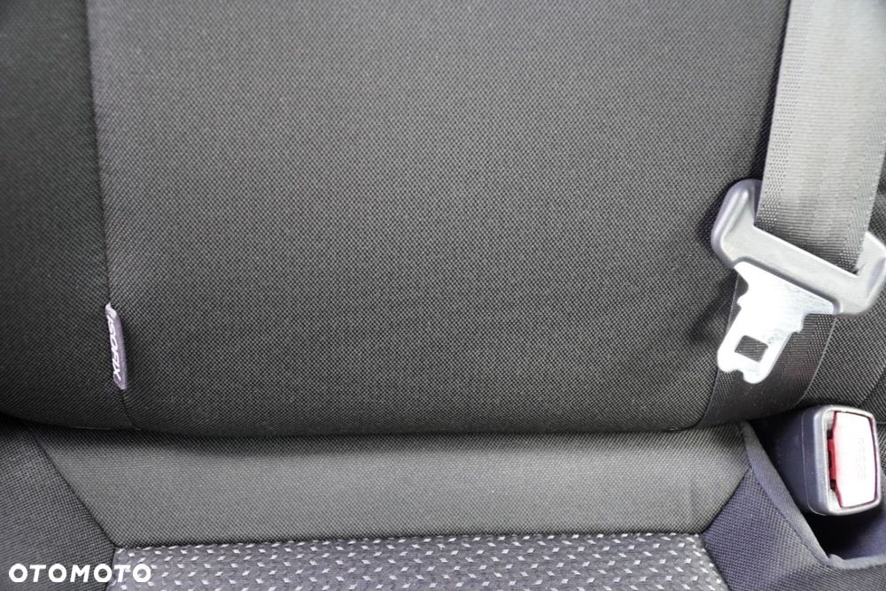 Hyundai i30 1.4 Blue Comfort - 12