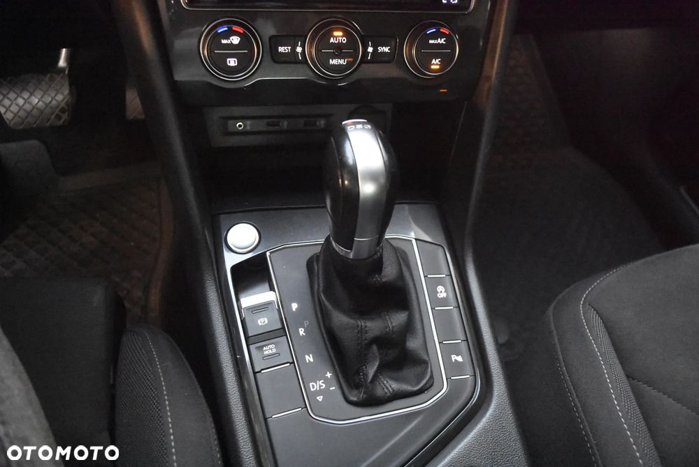 Volkswagen Tiguan 2.0 TDI SCR DSG R-Line - 12