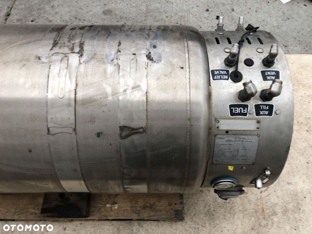 ZBIORNIK PALIWA GAZU LNG  SCANIA L,P,G,R,S - series 2016 - 2022 R410 302 kW [411 KM] 8x4/4 2017 - 6