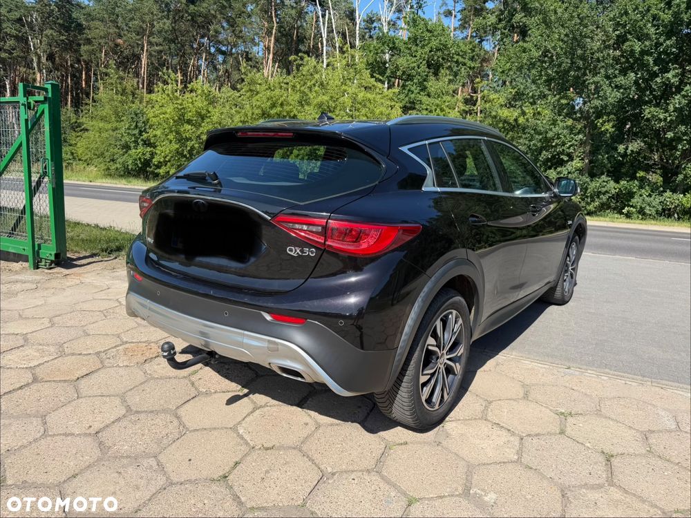 Infiniti QX30 2.2d Premium Tech AWD 7DCT - 4
