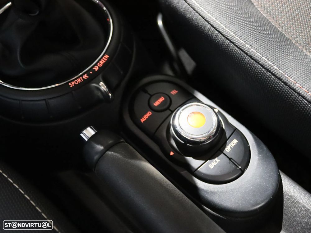 MINI 5 Portas Cooper D - 17