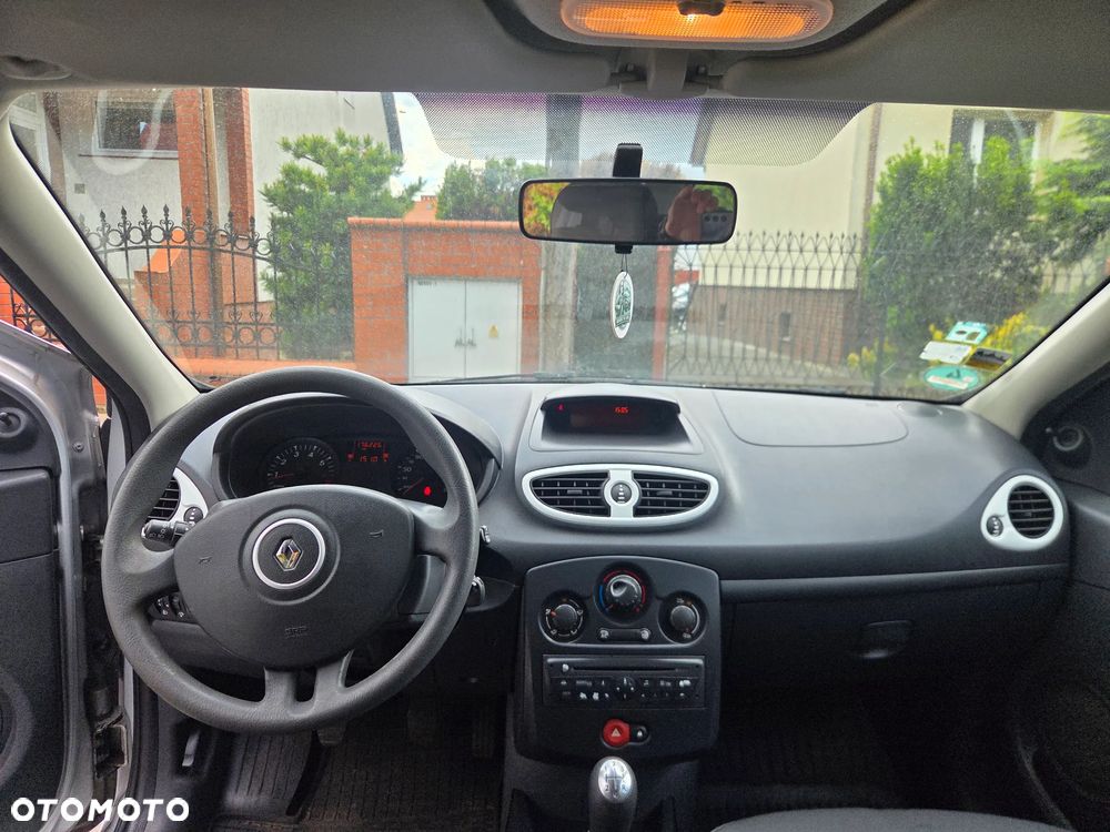 Renault Clio - 11