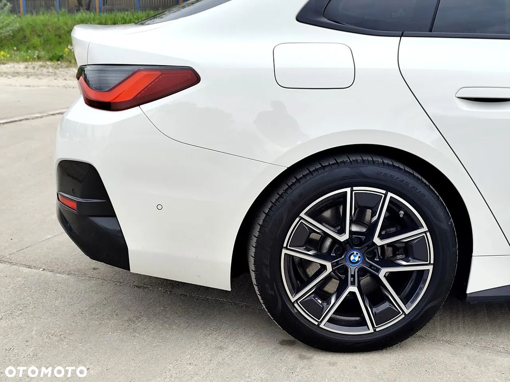 BMW i4 80.7kWh eDrive 35 M Sport - 28