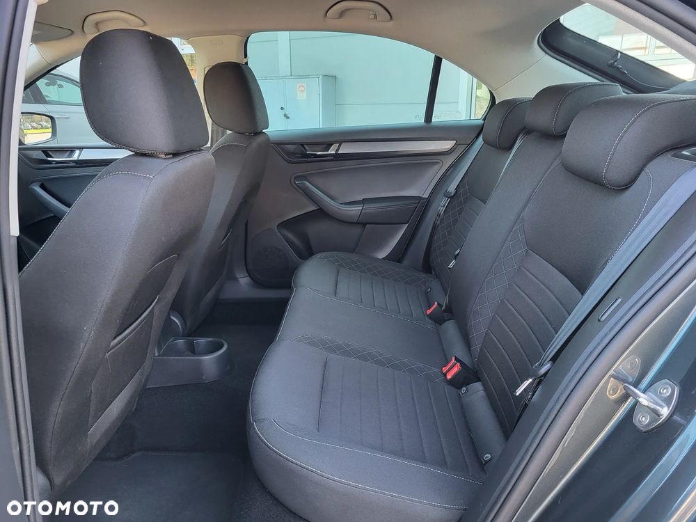 Skoda RAPID 1.0 TSI Style - 11