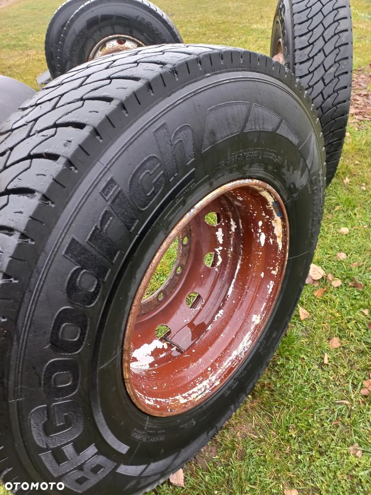 OPONY + FELGI 22.5 R12 KPL. - 8