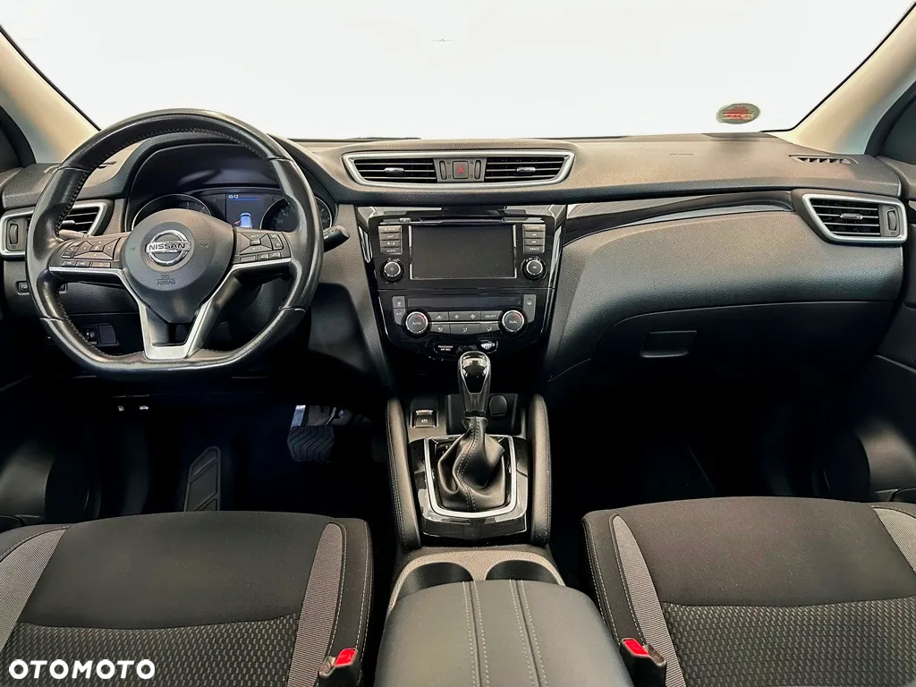 Nissan Qashqai 1.3 DIG-T N-Connecta DCT - 32