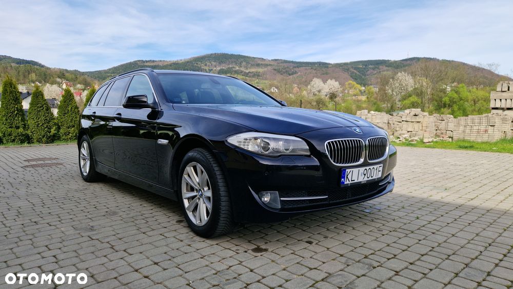 BMW Seria 5 525d Sport-Aut - 2