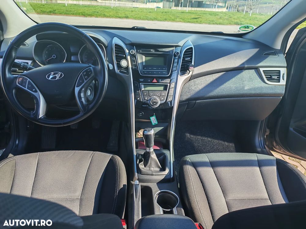 Hyundai i30 1.6 MPi Highway - 11