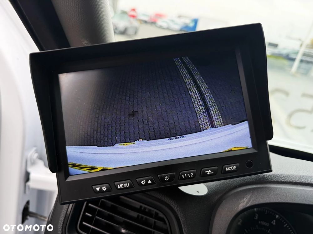 Renault Master 145DCI Kontener 8ep + Winda 750 kg - 8