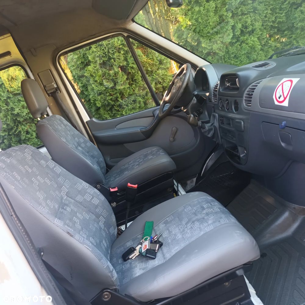 Mercedes-Benz Sprinter - 2