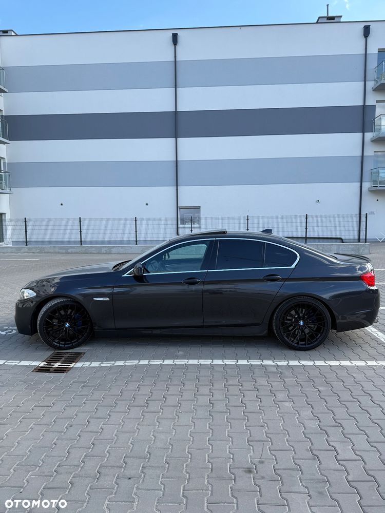 BMW Seria 5 525d xDrive - 5