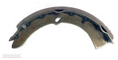 Jogo de maxilas de travão Mazda T3000 e T3500 - 2