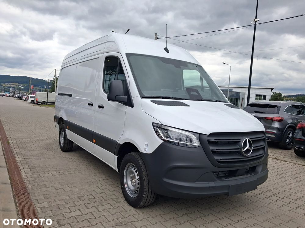 Mercedes-Benz Sprinter - 4