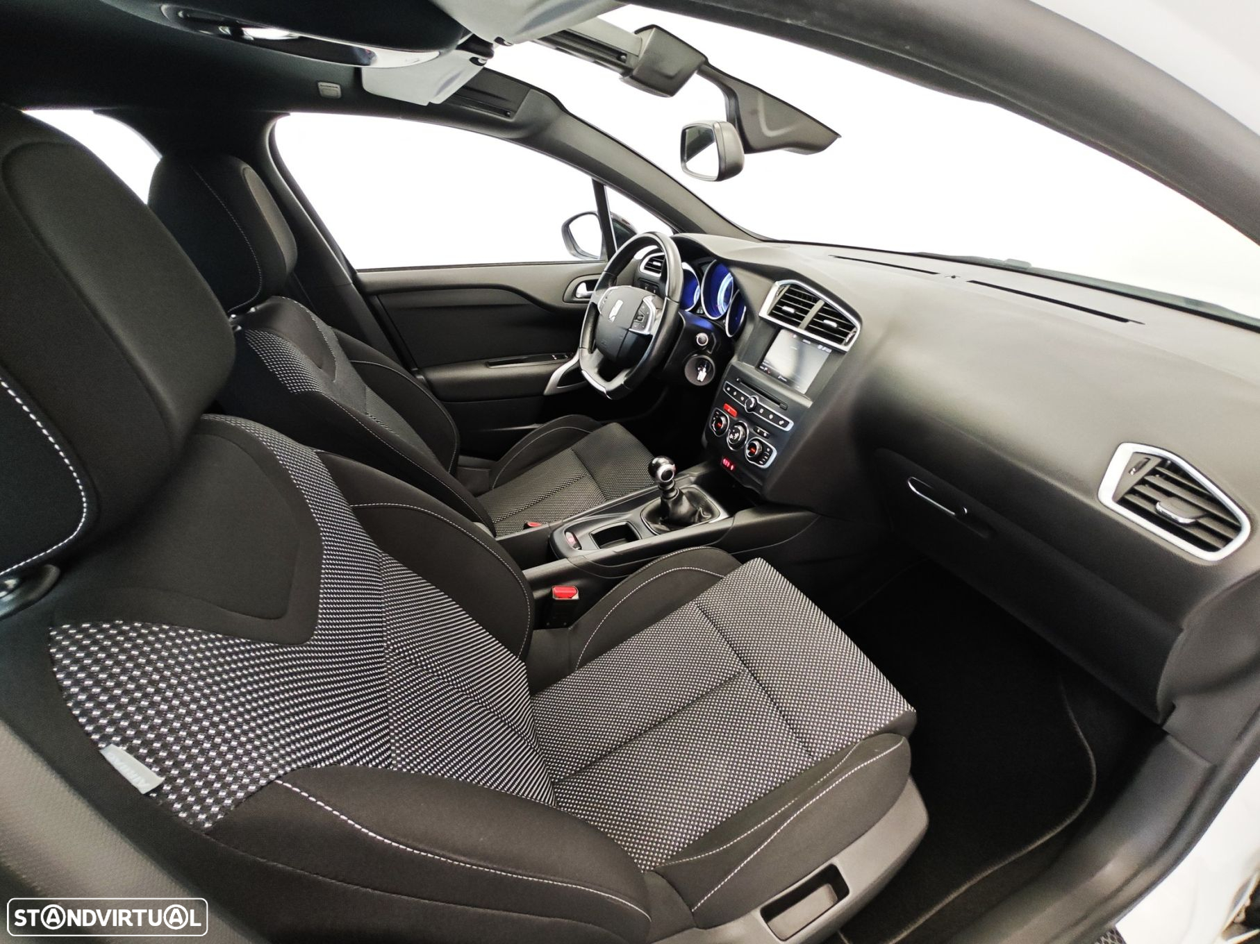 DS DS4 Crossback - 37