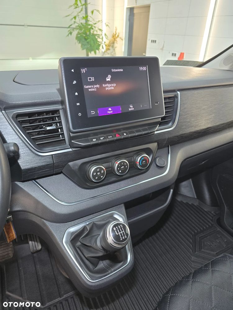 Renault Trafic - 25