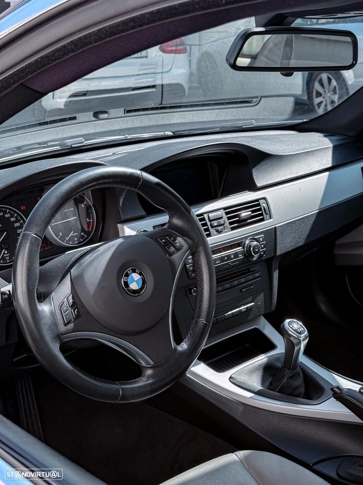 BMW 320 d Coupe - 12