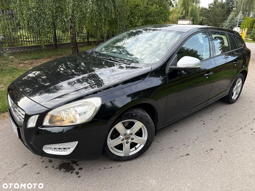 Volvo V60 D5 AWD Momentum - 9