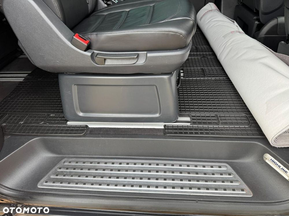 Volkswagen Multivan - 14