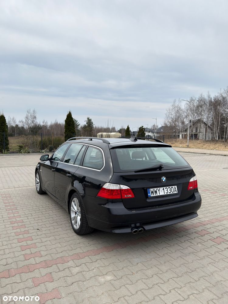 BMW Seria 5 525d xDrive - 4