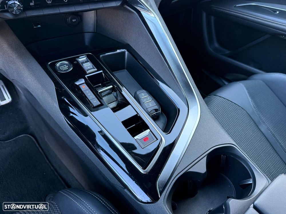 Peugeot 3008 1.2 Hybrid GT e-DCS6 - 17