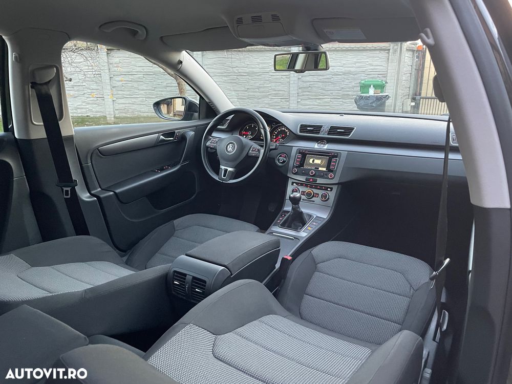 Volkswagen Passat - 20