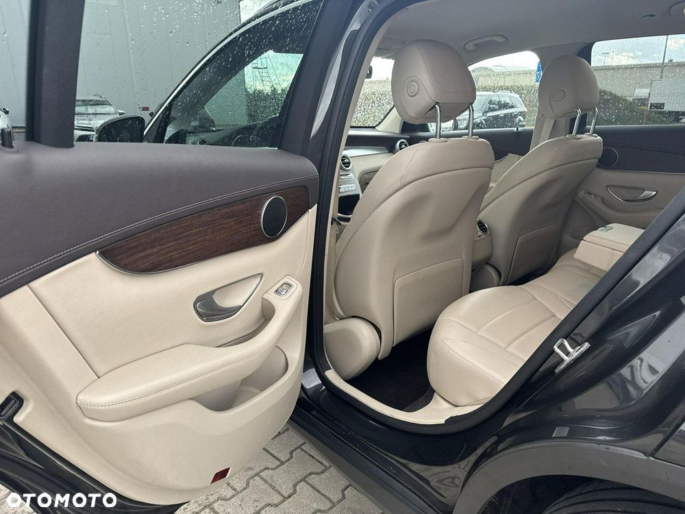 Mercedes-Benz GLC - 14