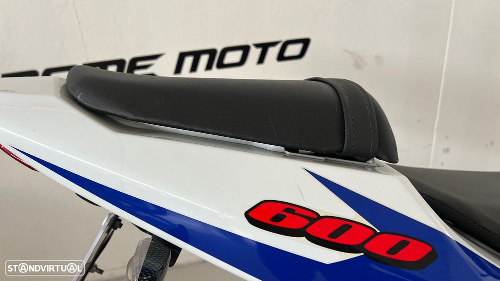 Suzuki GSX-R 600 - 11
