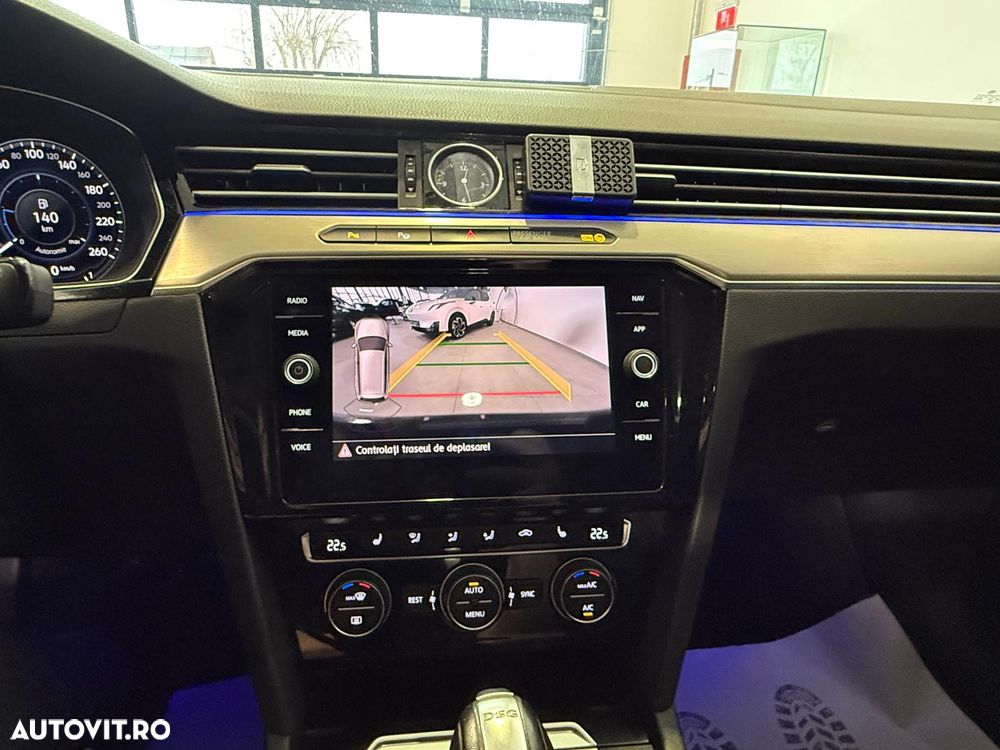 Volkswagen Passat 2.0 TDI SCR DSG Highline - 23