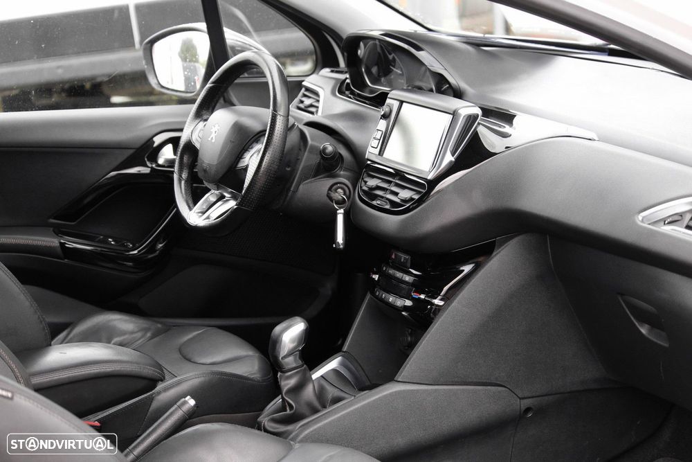 Peugeot 208 1.6 e-HDi Allure - 13