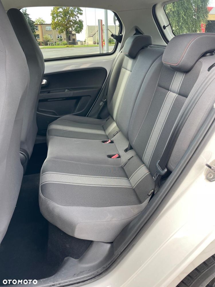 Volkswagen up! groove - 21