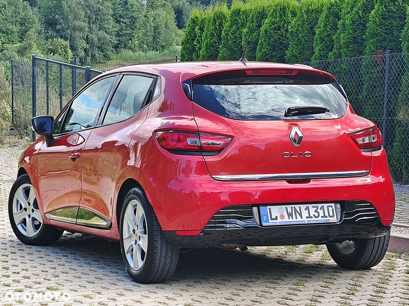 Renault Clio 1.2 16V 75 Luxe - 3