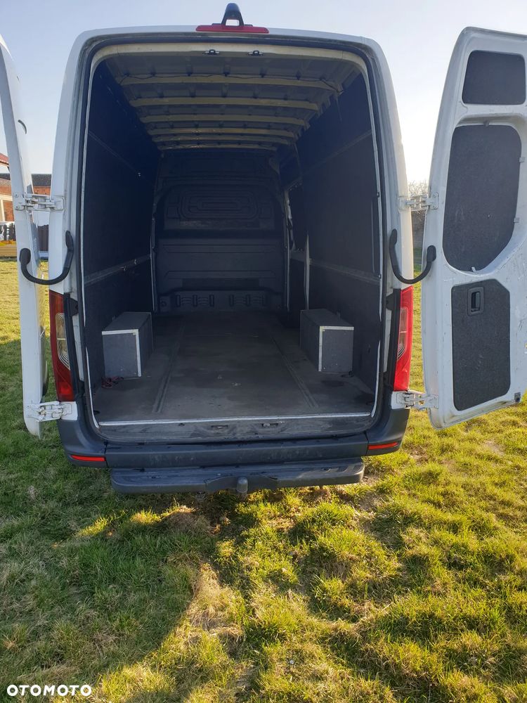 Mercedes-Benz Sprinter - 16