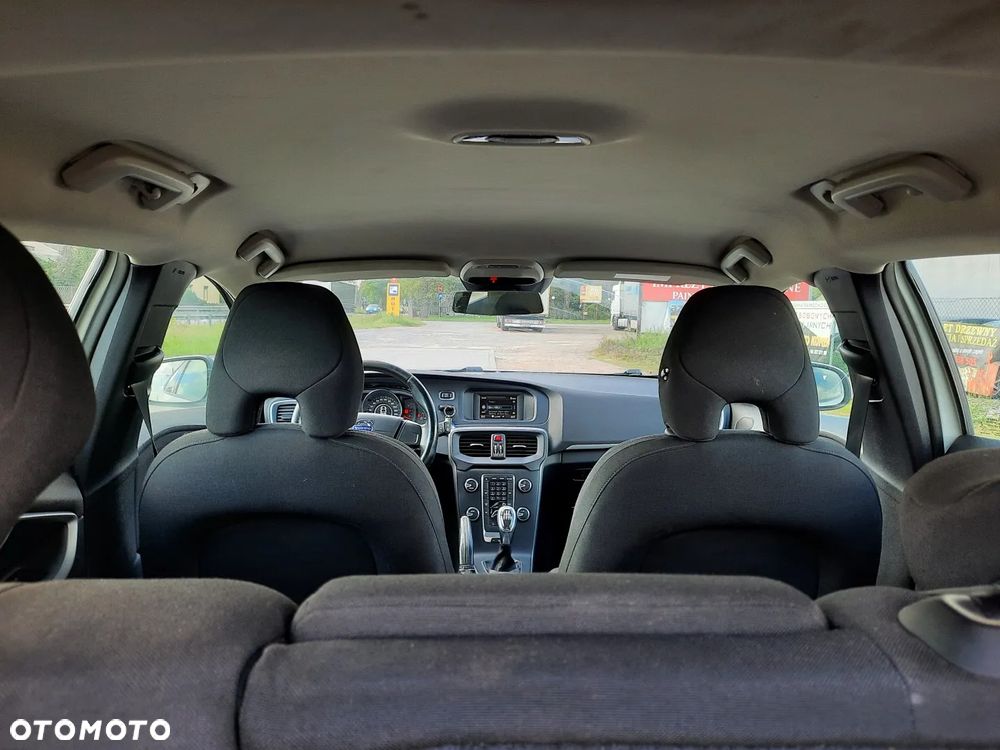 Volvo V40 D3 Momentum - 19