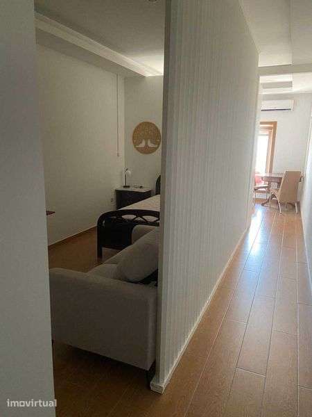 Arrenda-se T0 Novo e Mobilado no Centro de Penafiel - Grande imagem: 2/10