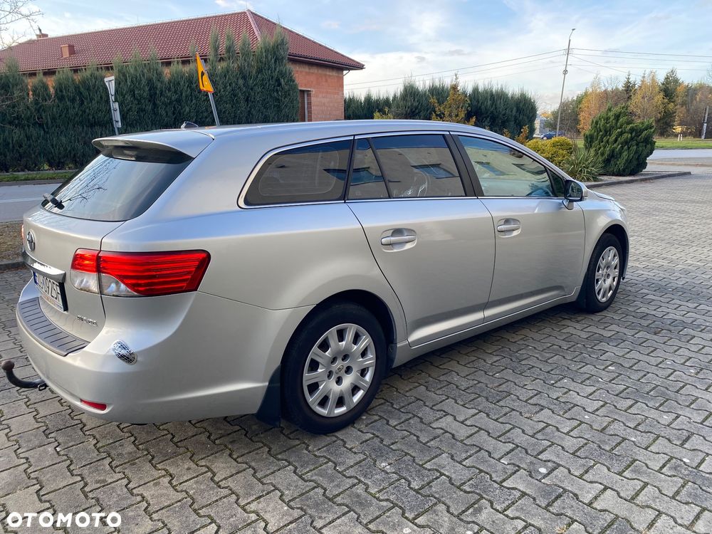Toyota Avensis 1.8 Sol plus NAVI - 11