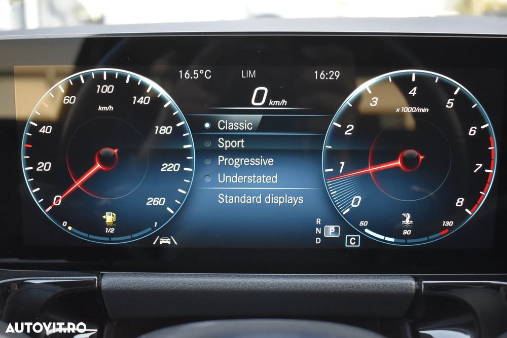 Mercedes-Benz GLA 200 4MATIC Aut. - 33