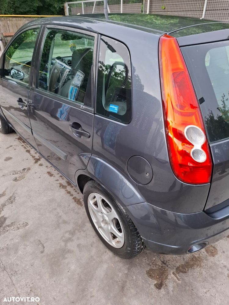 Ford Fiesta 1.4 TDCI Ghia - 16