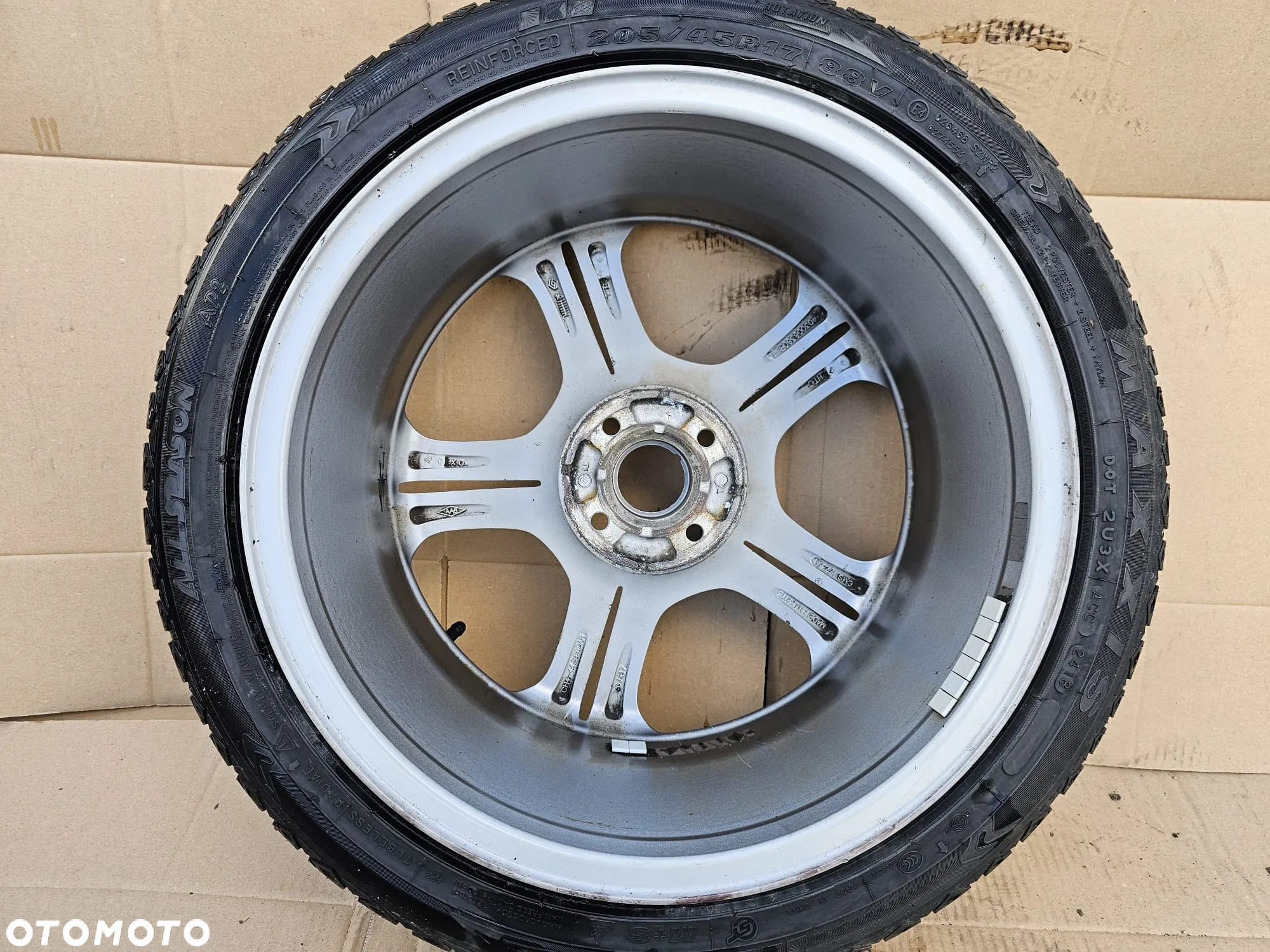 (Z18) Renault OE Clio IV GT Sport / 403008380R / 7Jx17 ET44 4x100 - 4