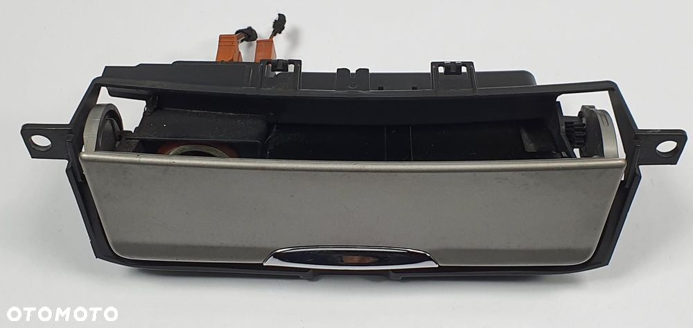 POPIELNICZKA GNIAZDO 12V DEKOR FORD MONDEO MK4 8S71-A04788-AA - 1