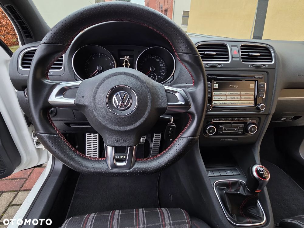 Volkswagen Golf 2.0 GTI - 29