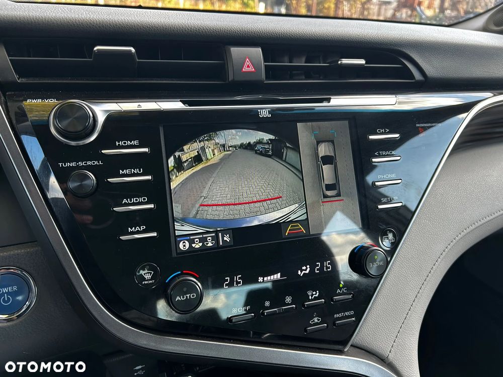 Toyota Camry Business Edition - 16