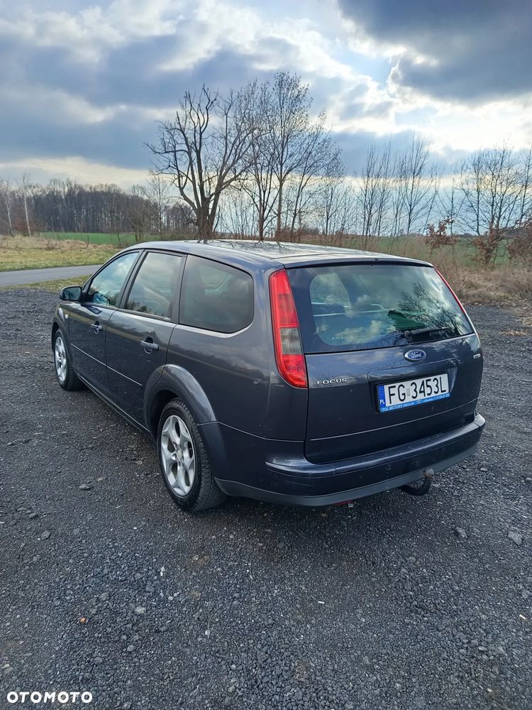 Ford Focus 1.6 TDCi Ambiente DPF - 6