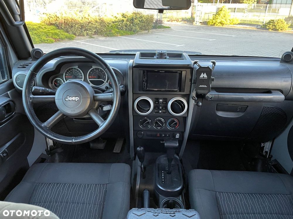 Jeep Wrangler Unlimited 2.8 CRD DPF Automatik Sport - 9